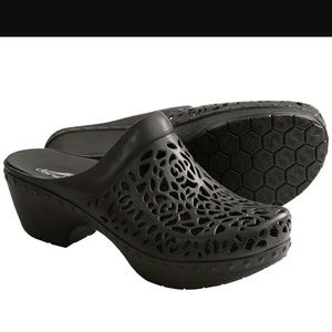 Dansko Pippa clogs